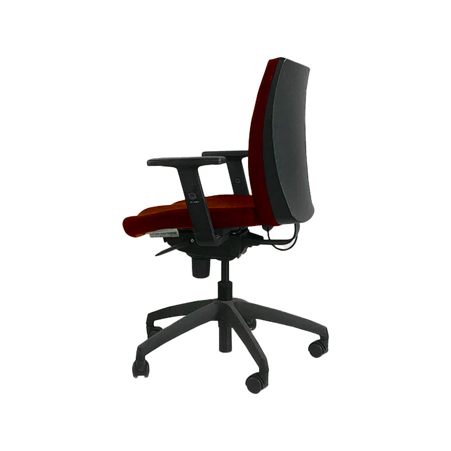 <tc>Connection</tc>: Team-werkstoel in bruin leer - Gereviseerd