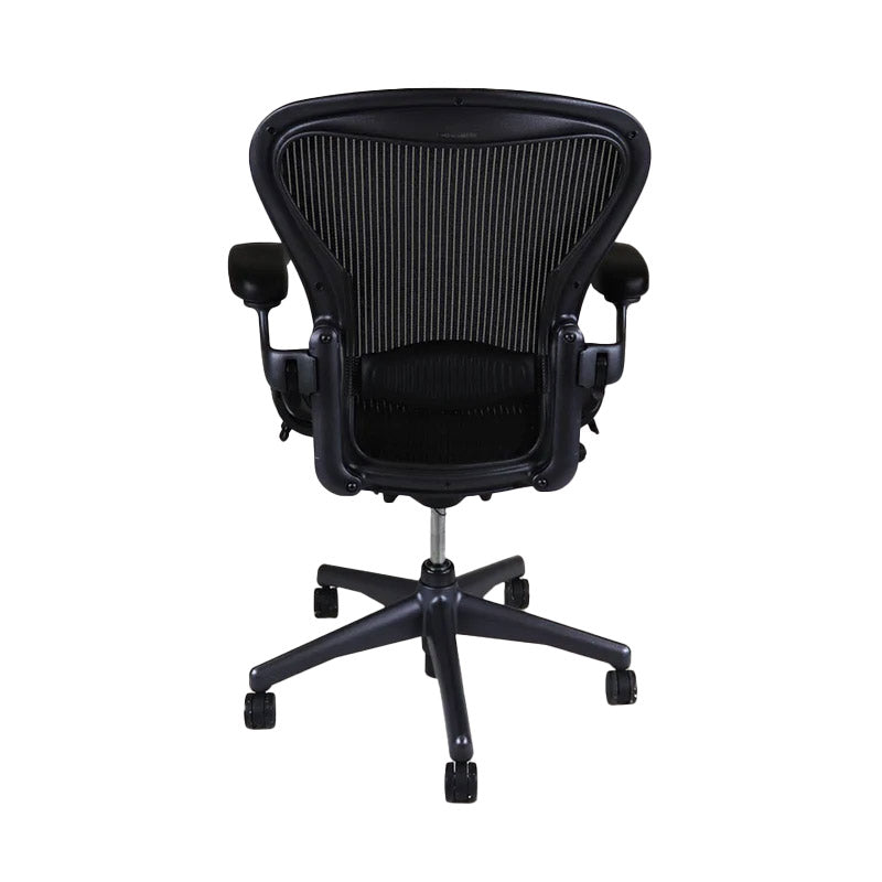<tc>Herman Miller</tc>:Aeron - <tc>Size B</tc> - Vaste arm, rugkanteling (grafiet) - Gereviseerd