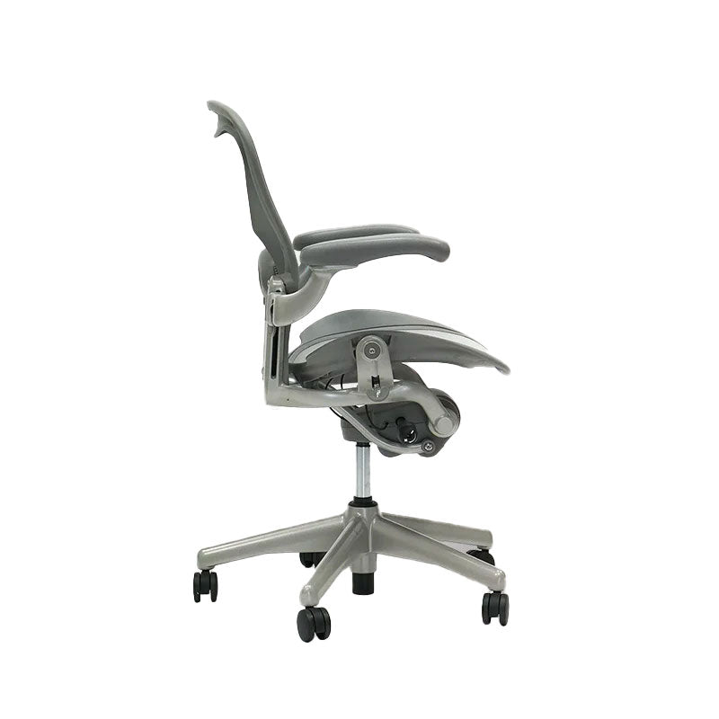 Herman Miller: Aeron Size B Silver Back Tilt - Refurbished