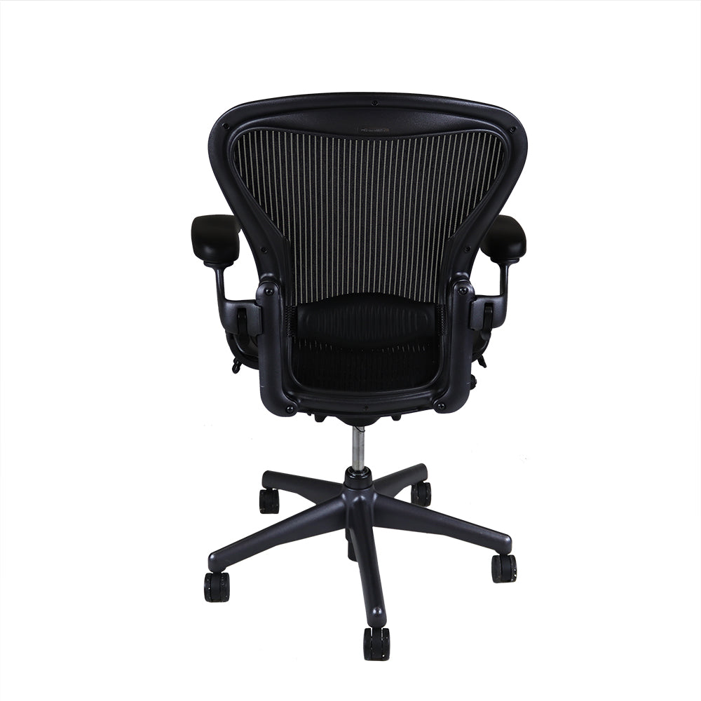 <tc>Herman Miller</tc>: Aeron <tc>Size B</tc> Houtskool, alleen achteroverkanteling - Gereviseerd