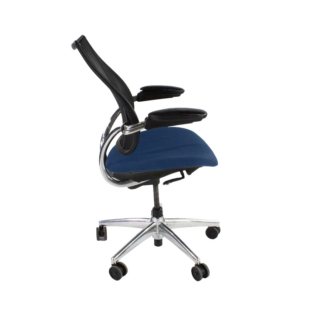 <tc>Humanscale</tc>: <tc>Liberty</tc> Bureaustoel met blauwe stof/aluminium frame - Gereviseerd