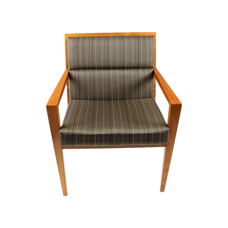 <tc>William Hands</tc>: Verdi Conferentie Fauteuil - Gerenoveerd