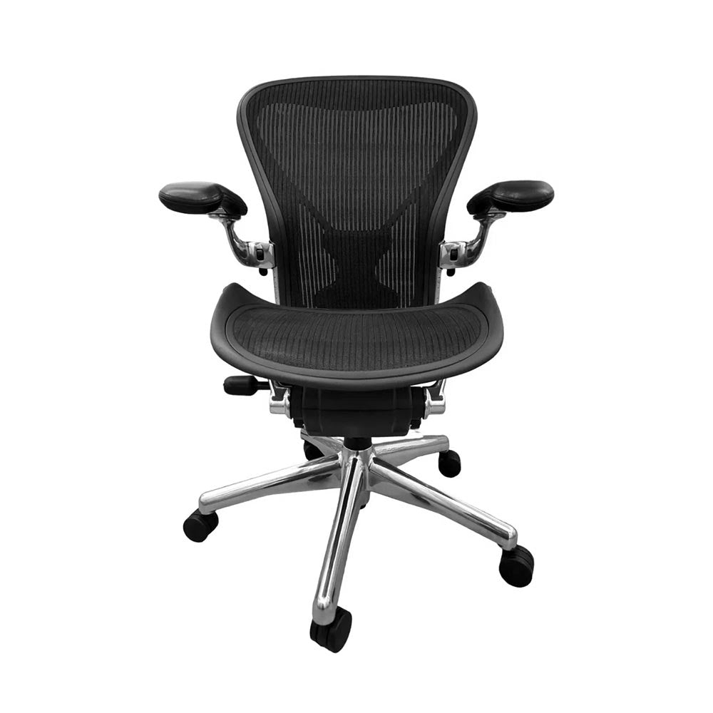 Herman Miller: Aeron - Size B - Full House with Aluminium Frame (Graphite) - Refurbished