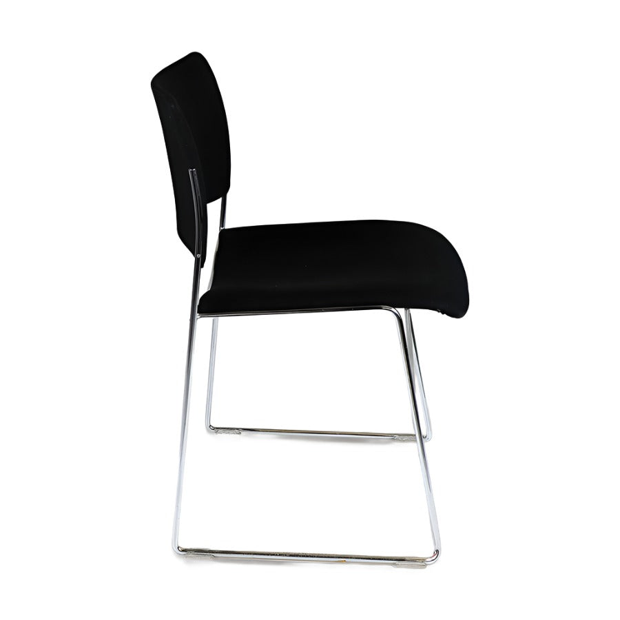 Howe: 40/4 stapelstoel - Gerenoveerd