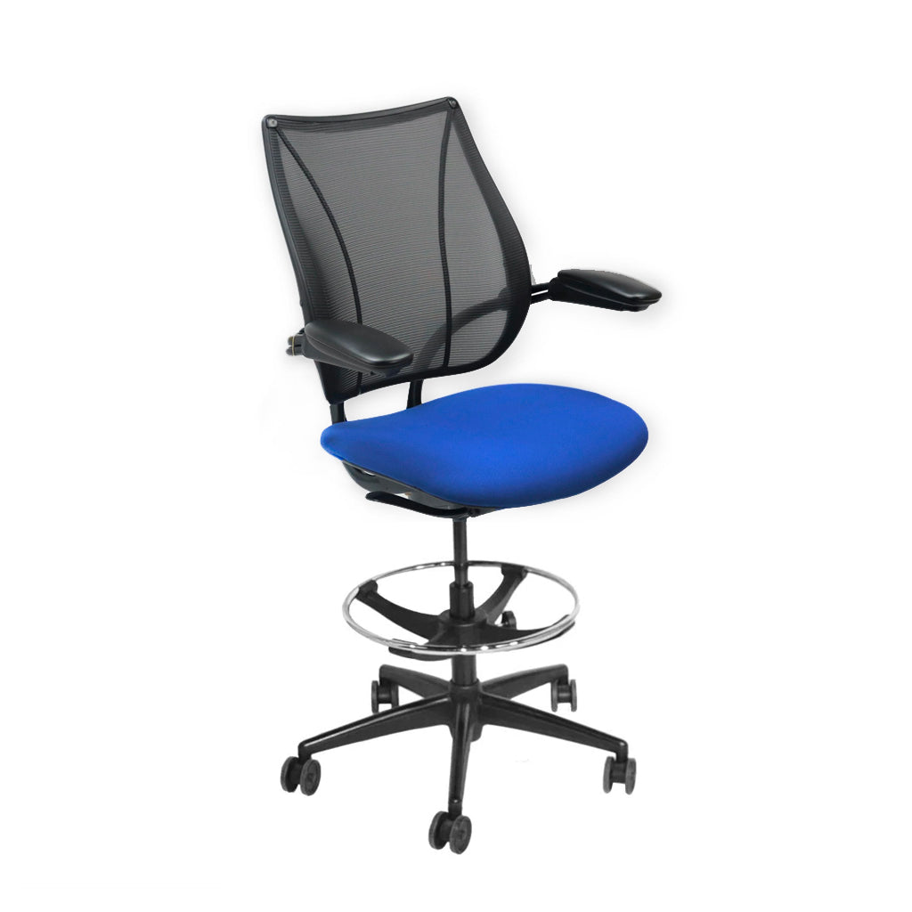 <tc>Humanscale</tc>: <tc>Liberty</tc> Tekenstoel in blauwe stof - Gereviseerd