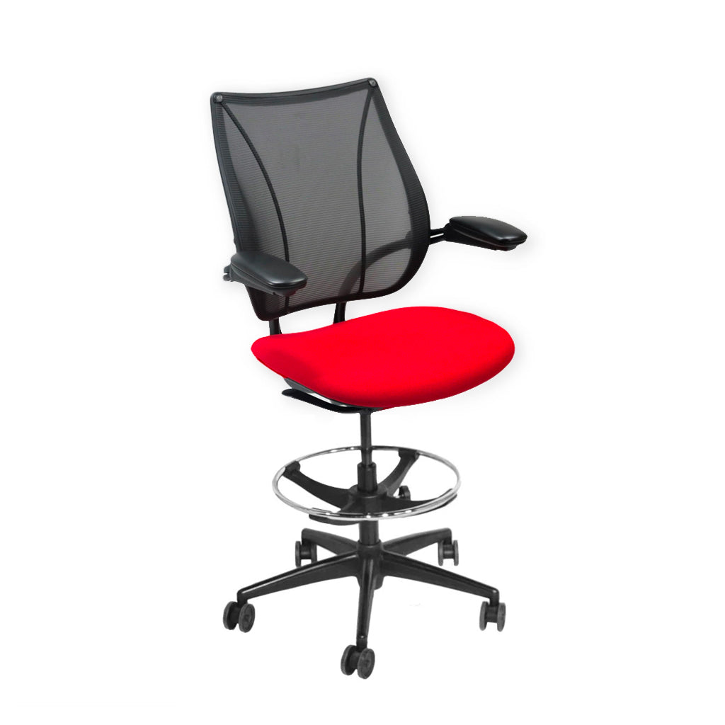 <tc>Humanscale</tc>: <tc>Liberty</tc> Tekenstoel in rode stof - Gereviseerd