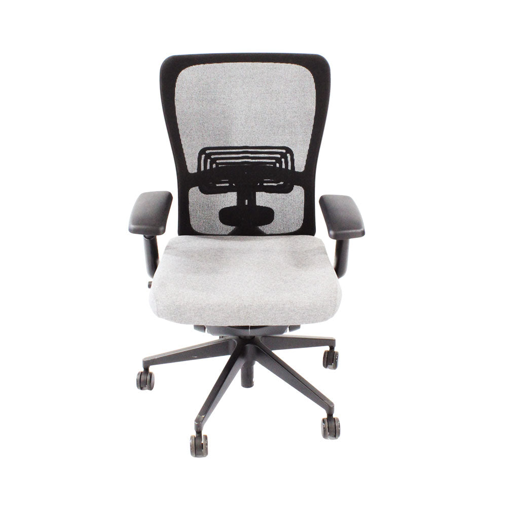 Haworth: Zody Comforto 89 Task Chair in Grey Fabric/Black Frame - Refurbished