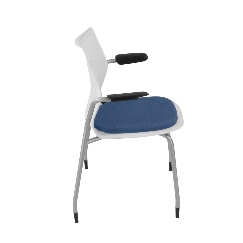 Knoll: Multigeneration Meeting Chair in Blue Fabric - Refurbished