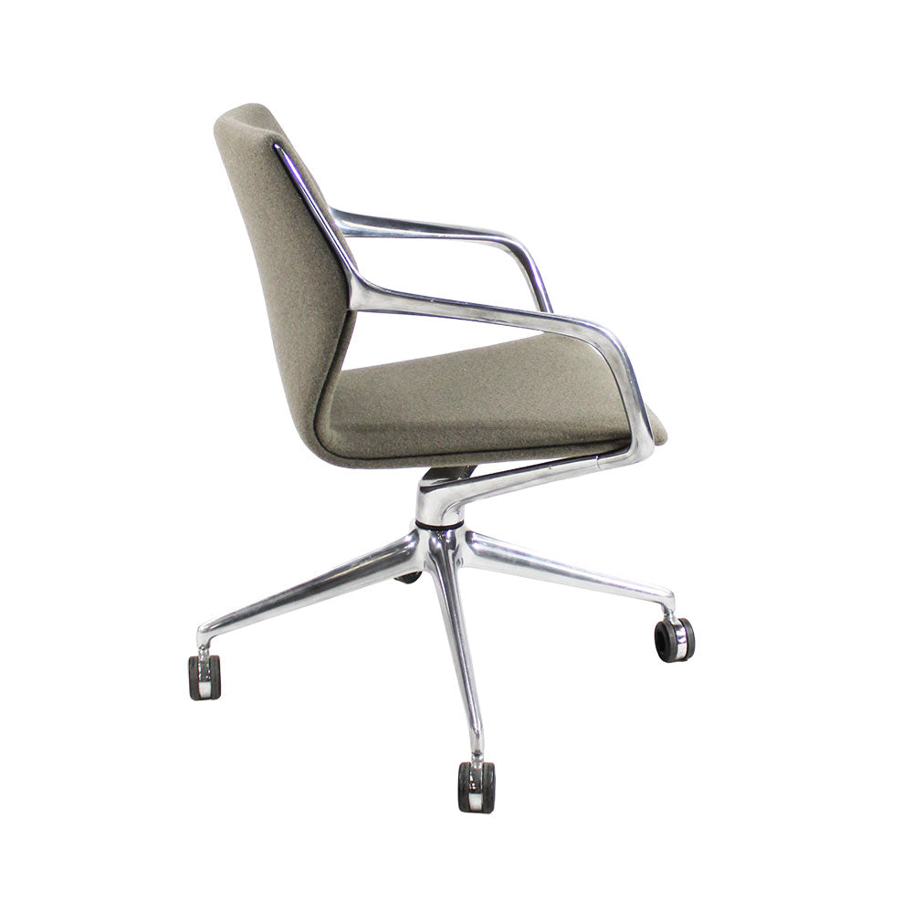 <tc>Brunner</tc>: Ray Draaistoel 9232 in Beige Stof - Gereviseerd