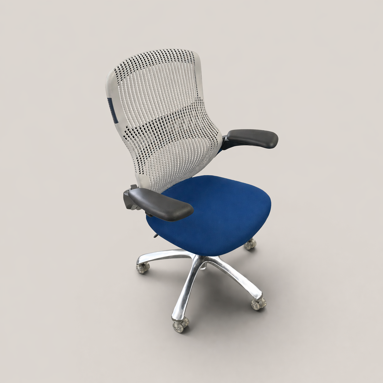 Knoll: Generation - Task Chair in Blue - Refurbished
