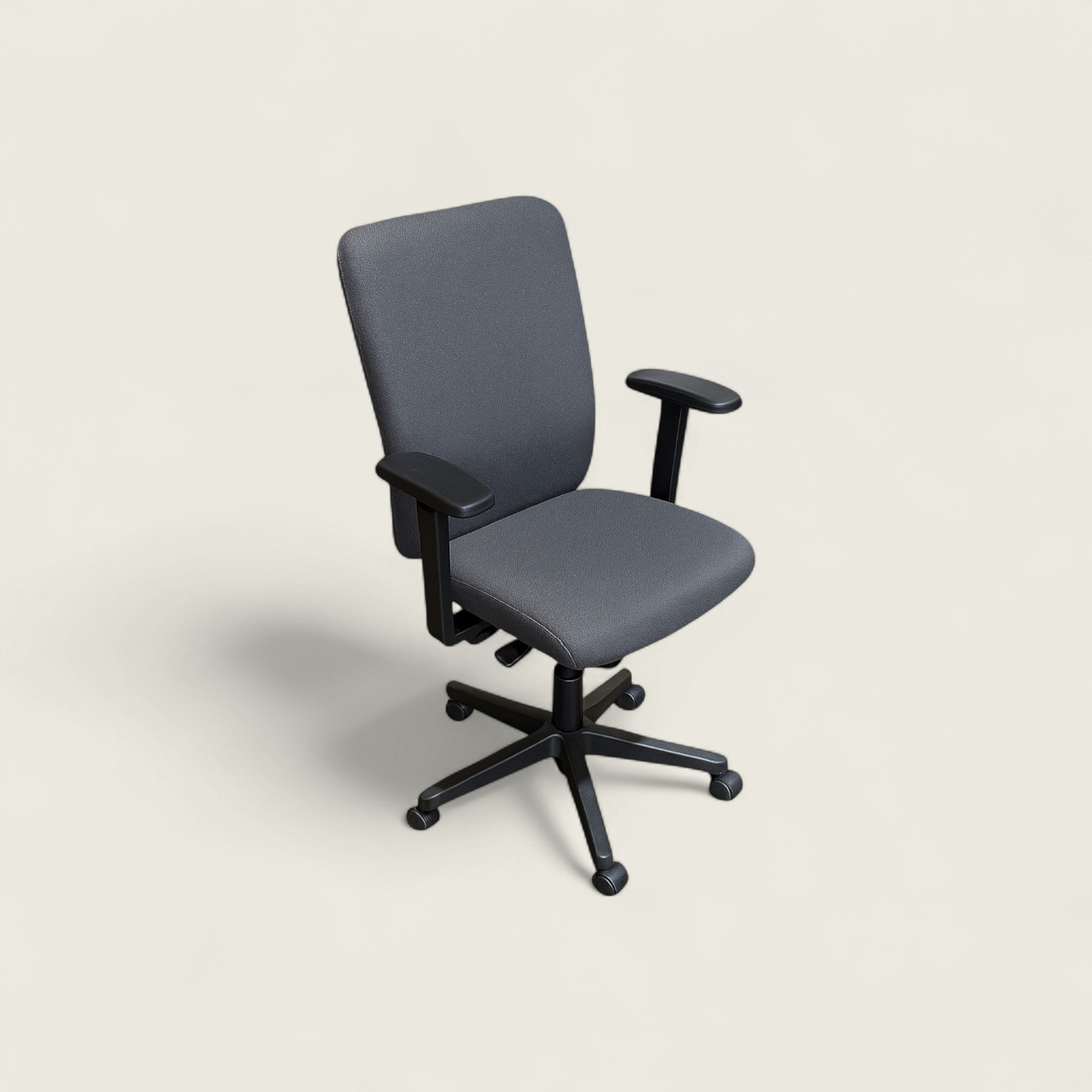 Konig + Neurath: Jet One Gray Task Chair - Refurbished