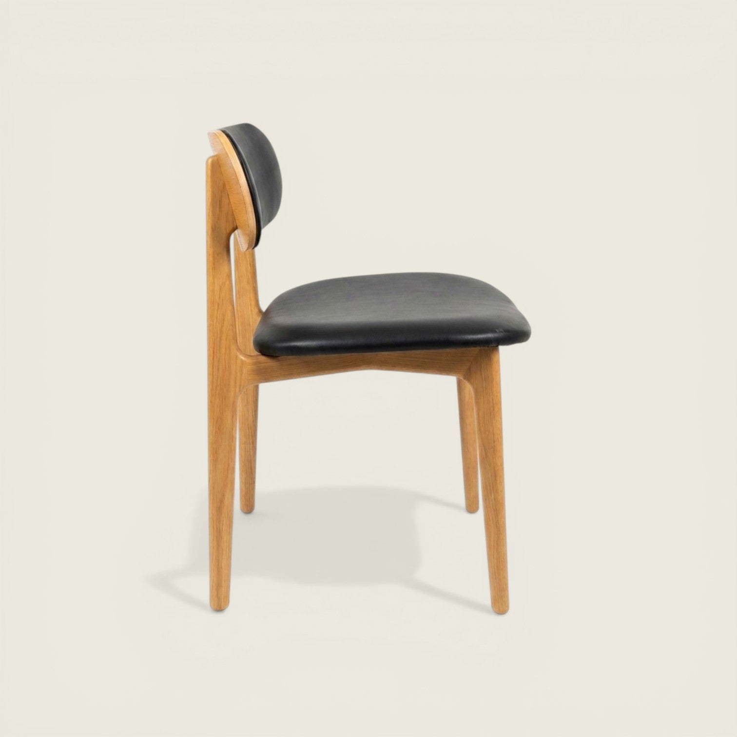 Modus: Visitors/Side Chair In Leather - Refurbished