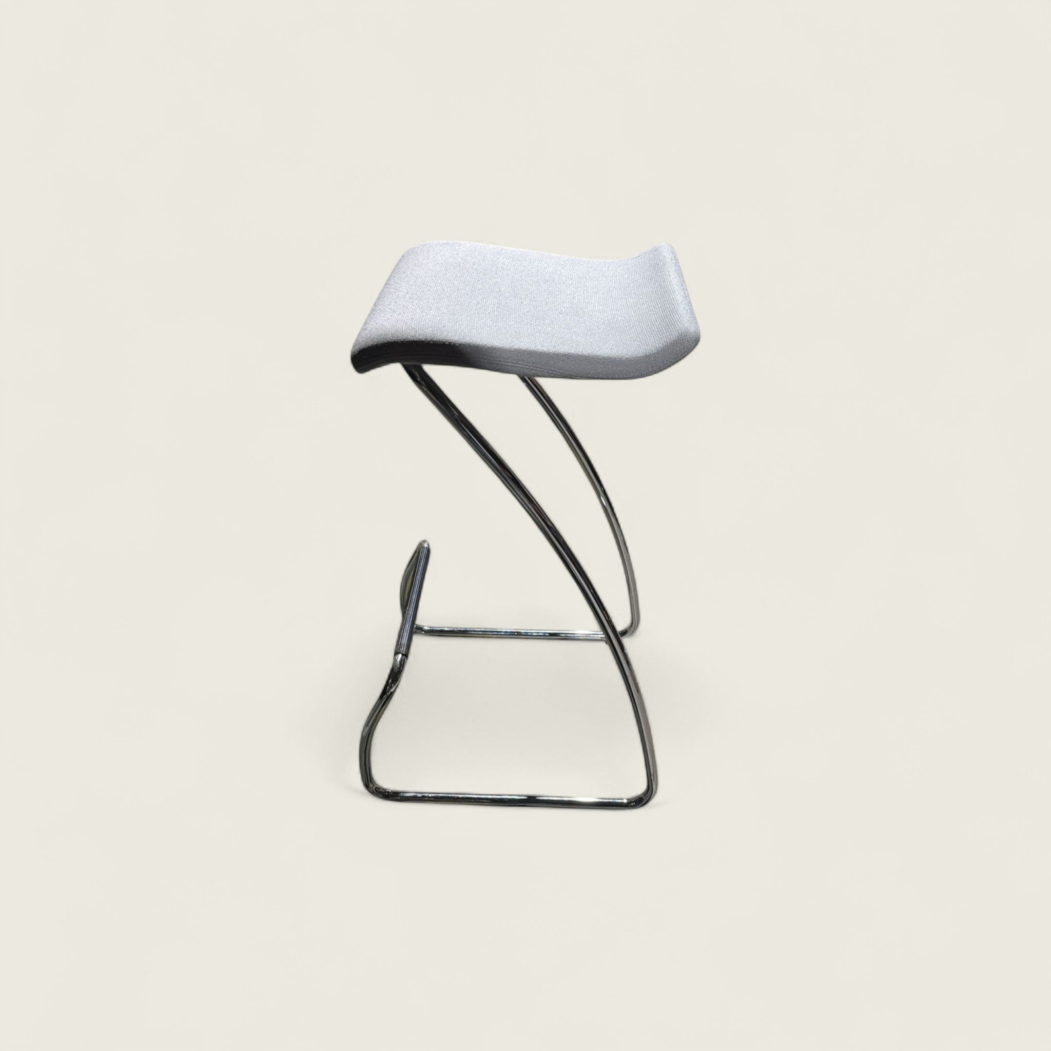 Baas: Rode bezoekers-/vergaderstoel - Gerenoveerd