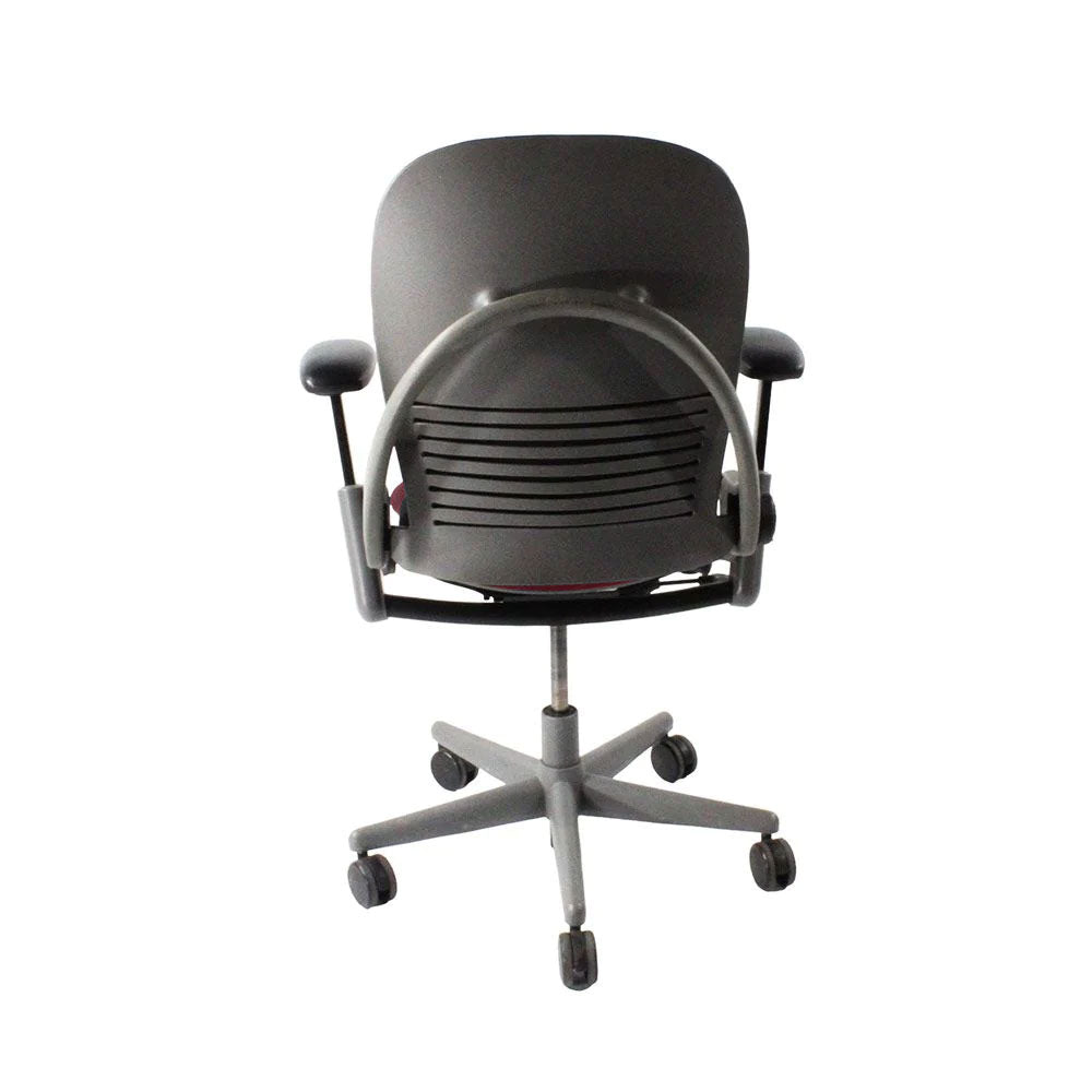 <tc>Steelcase</tc>: <tc>Leap V1</tc> Bureaustoel - Grijs frame/Bordeauxrood leer - Gereviseerd