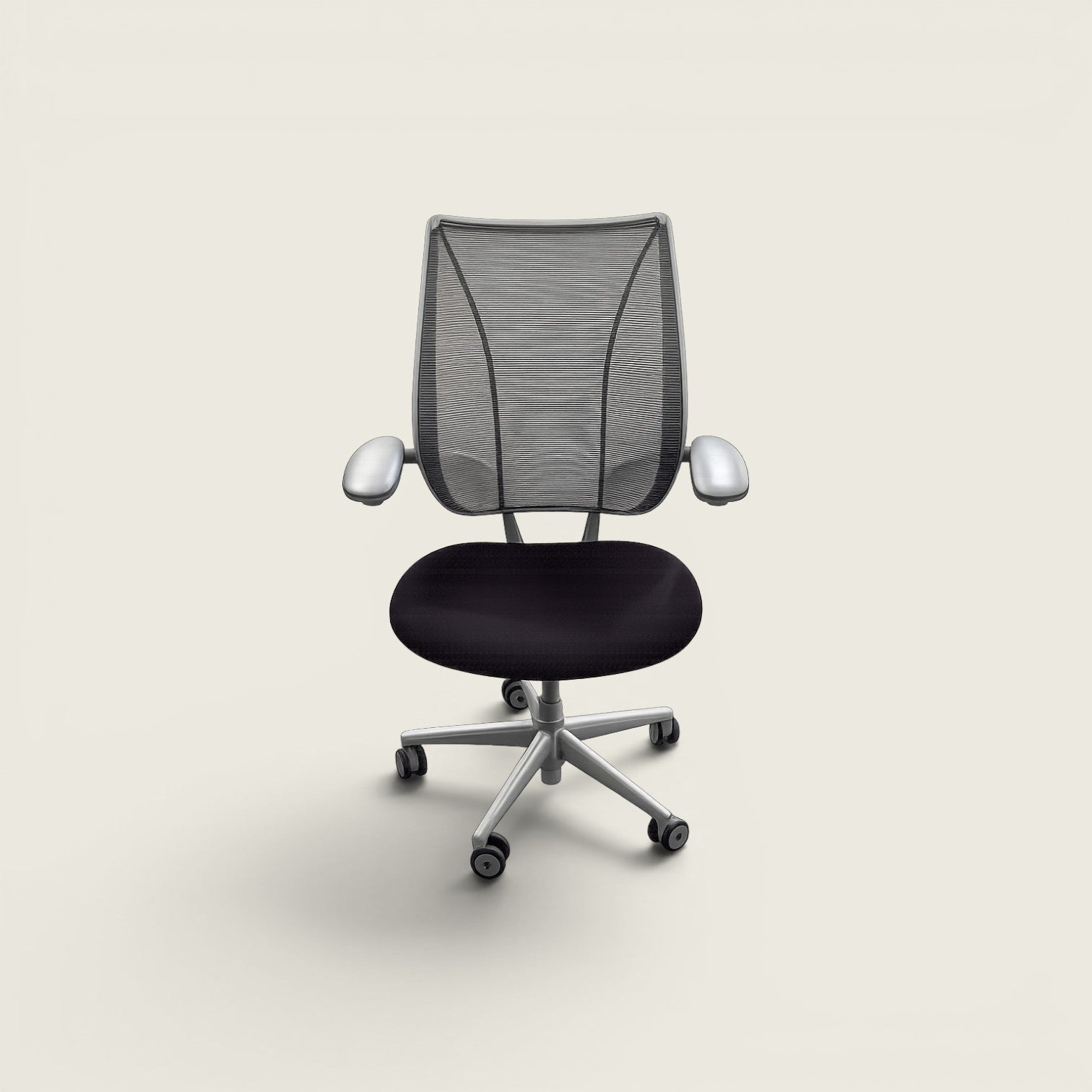 <tc>Humanscale</tc>: <tc>Liberty</tc> Bureaustoel in zwarte stof - gerenoveerd