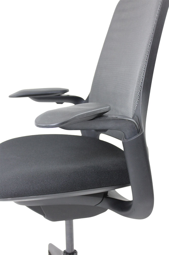 Steelcase: Series 1 Ergonomic Office Chair in Black Fabric - Refurbished
