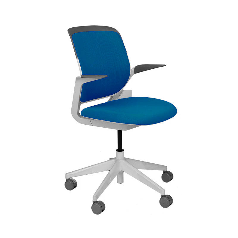 Steelcase: Cobi Meeting Chair with White Frame in Blue Fabric - Refurbished