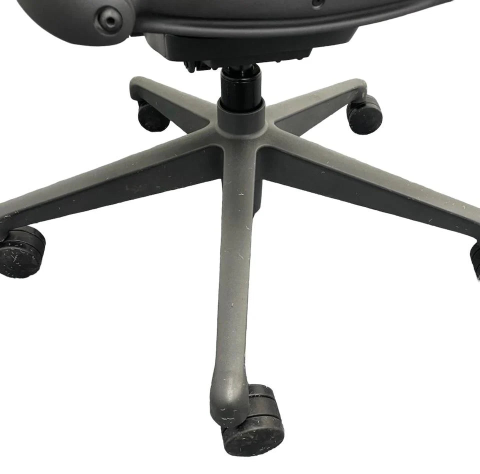Herman Miller: Size B Aeron Remastered - Refurbished