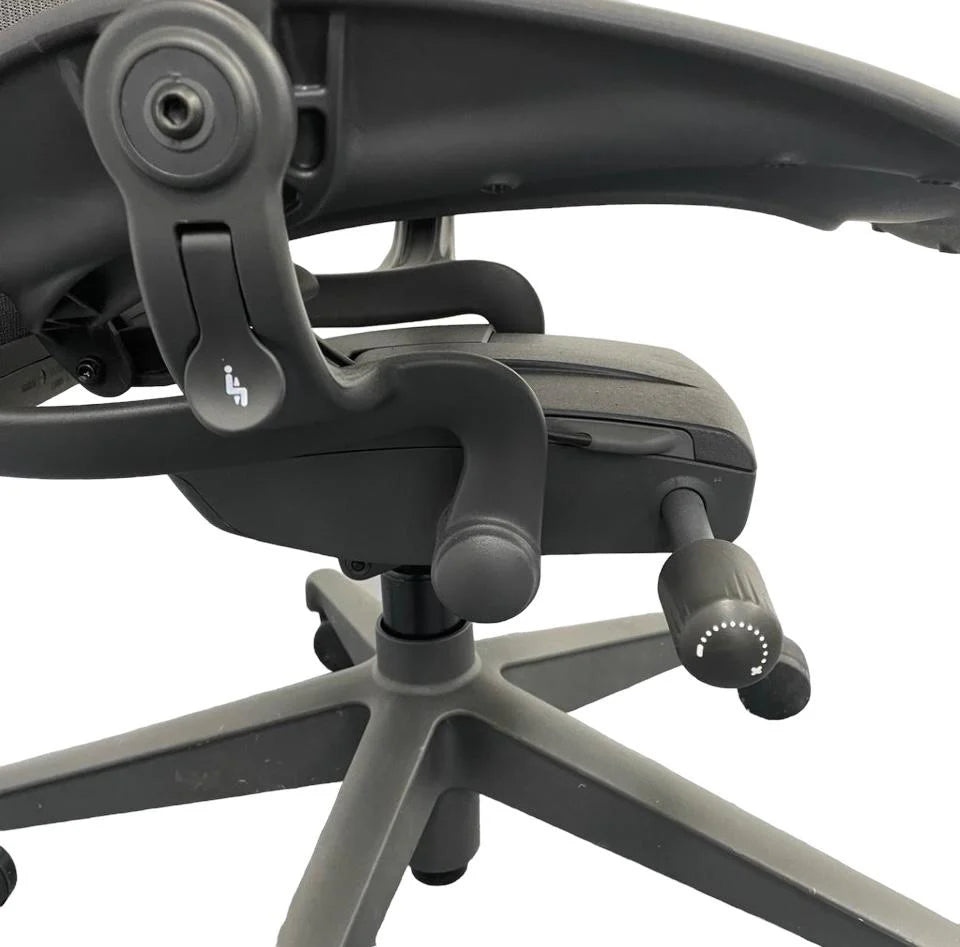 Herman Miller: Size B Aeron Remastered - Refurbished