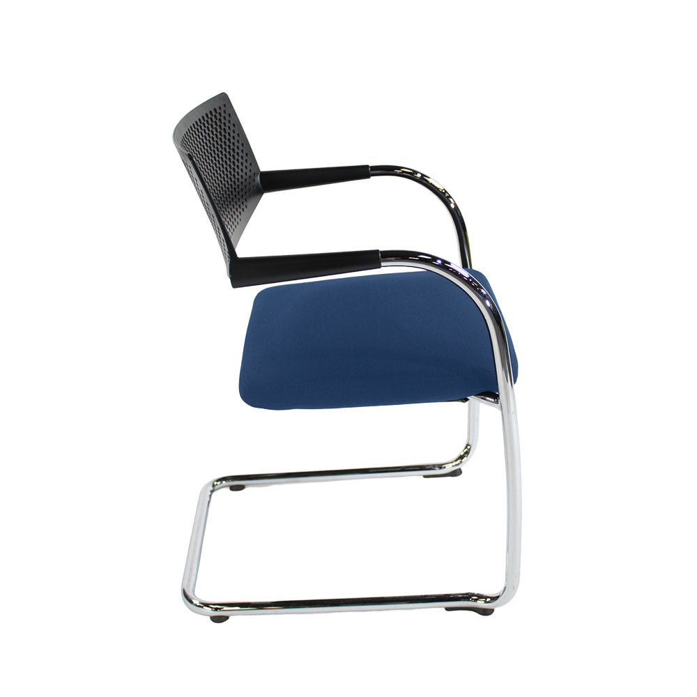 <tc>Vitra</tc>: <tc>VisaVis</tc> 2 vergaderstoelen in blauwe stof - gerenoveerd