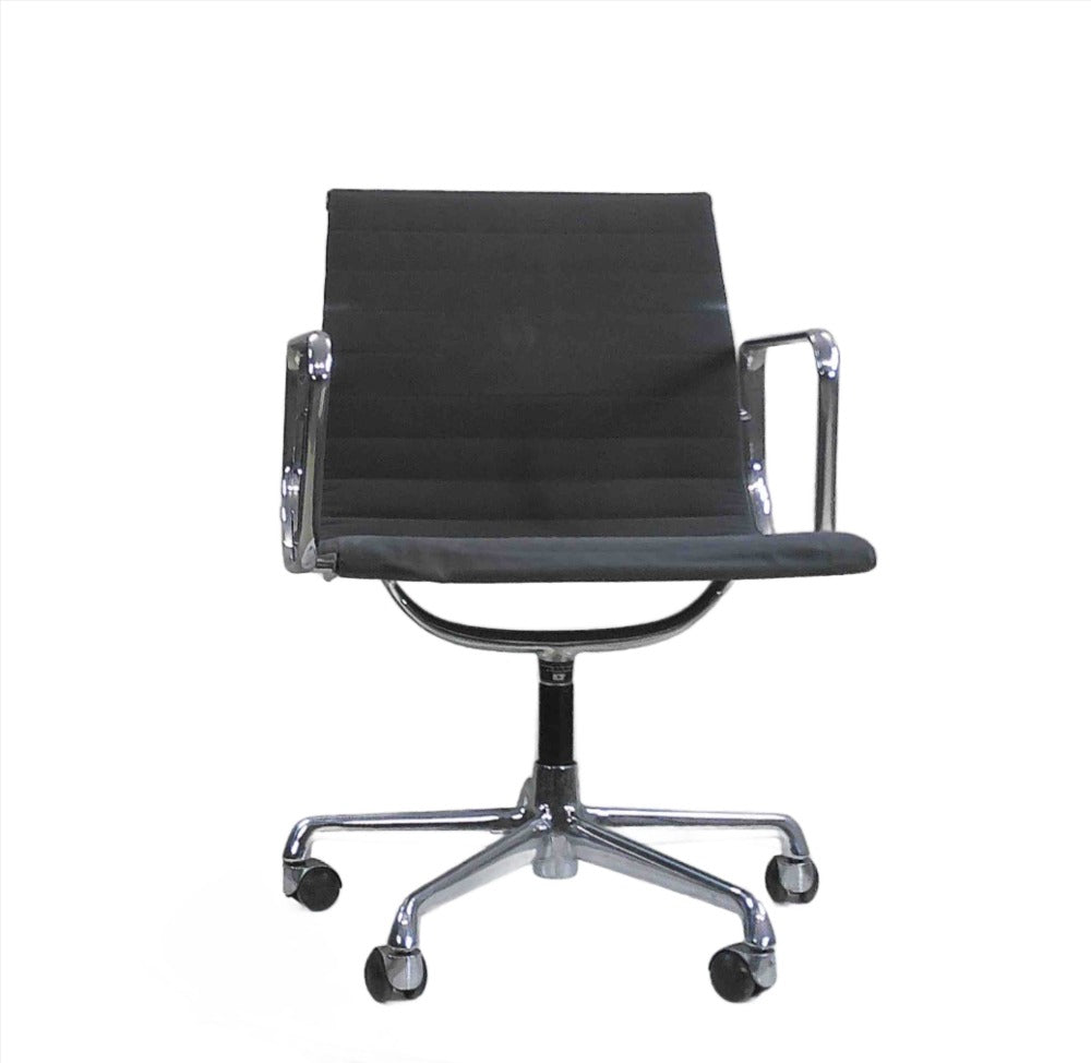 Vitra: Eames EA 108 Meeting Chair - Refurbished