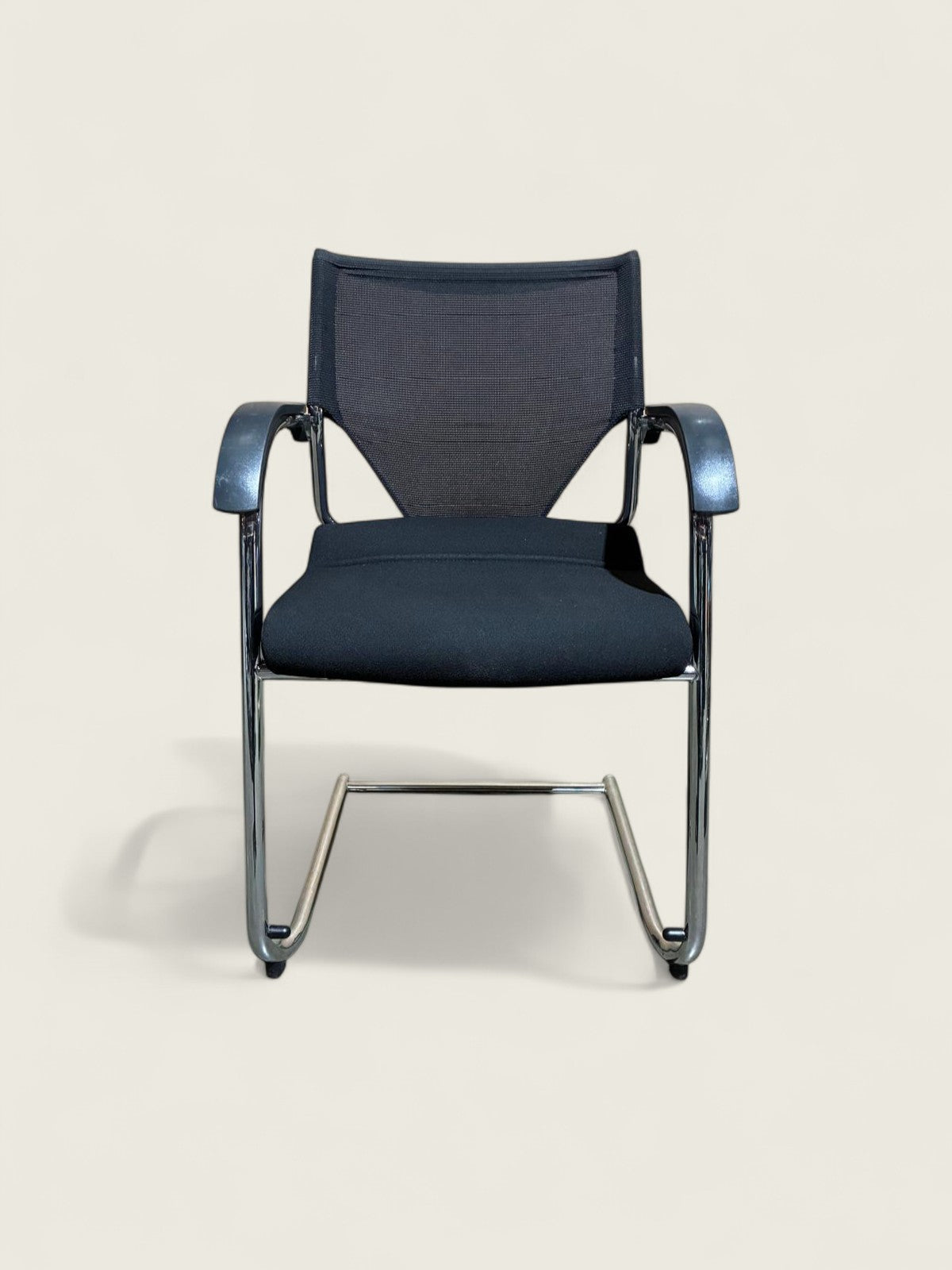 Wilkhahn: Bezoekersbijzetstoel - Gerenoveerd