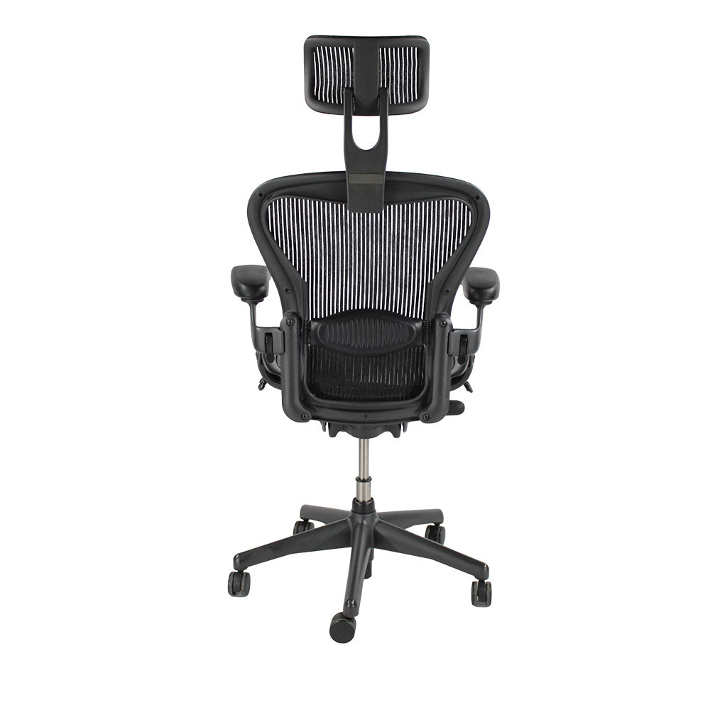 <tc>Herman Miller</tc>:Aeroon <tc>Size B</tc> Full House met hoofdsteun in grafiet - Gereviseerd