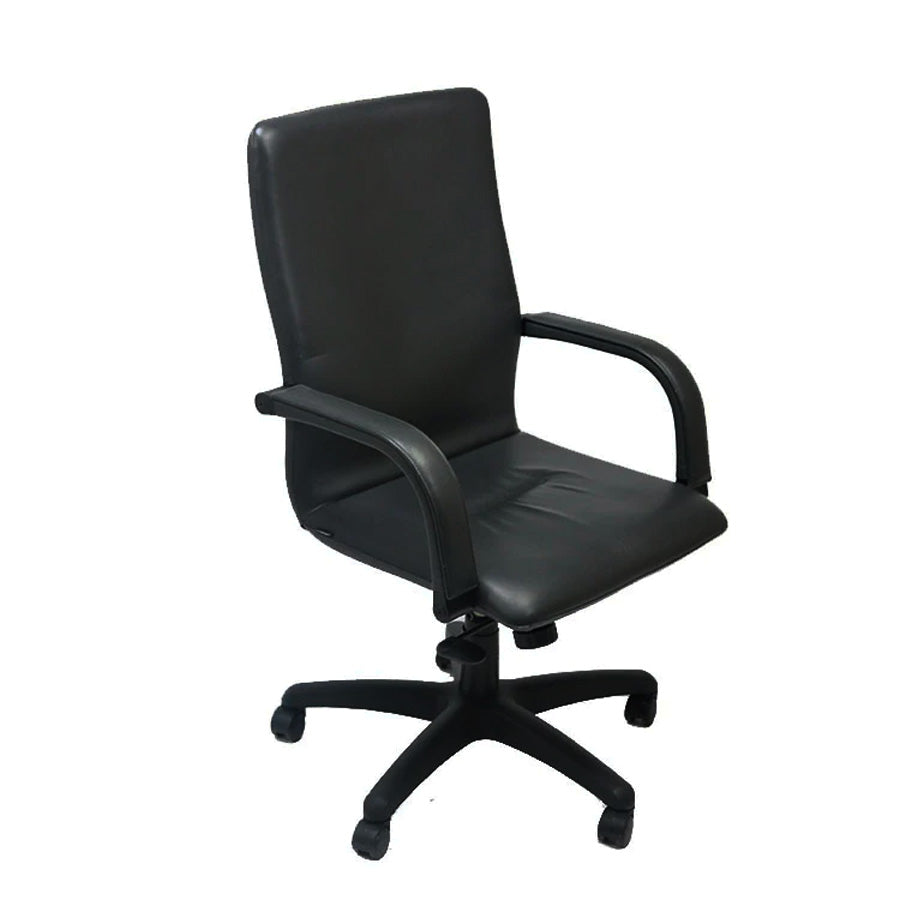 Nienkamper: <tc>Senator</tc> Bestuurskamerstoel - Gereviseerd