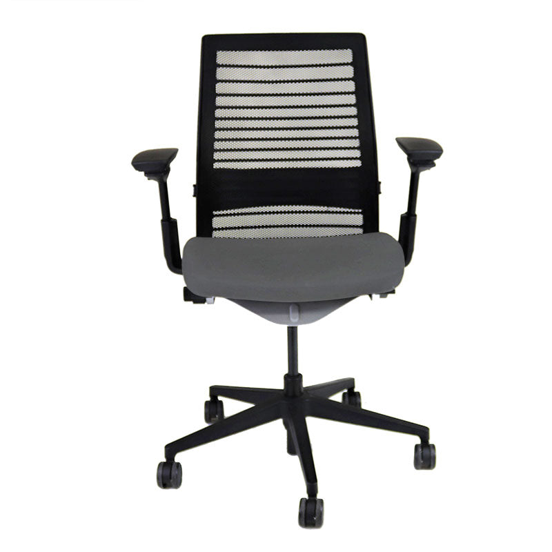<tc>Steelcase</tc>: <tc>Think V2</tc> Bureaustoel met mesh-rug - Gereviseerd