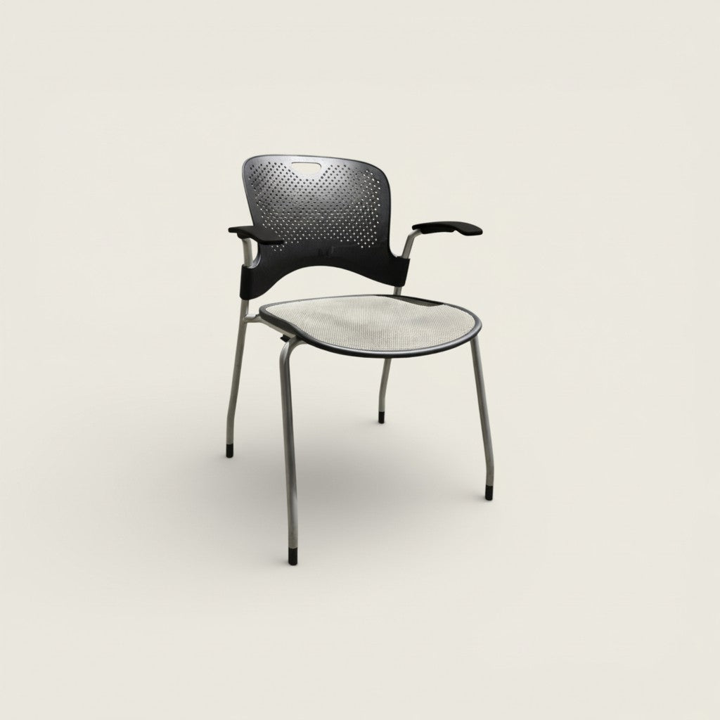 <tc>Herman Miller</tc>: Caper Stapelstoel - Gereviseerd