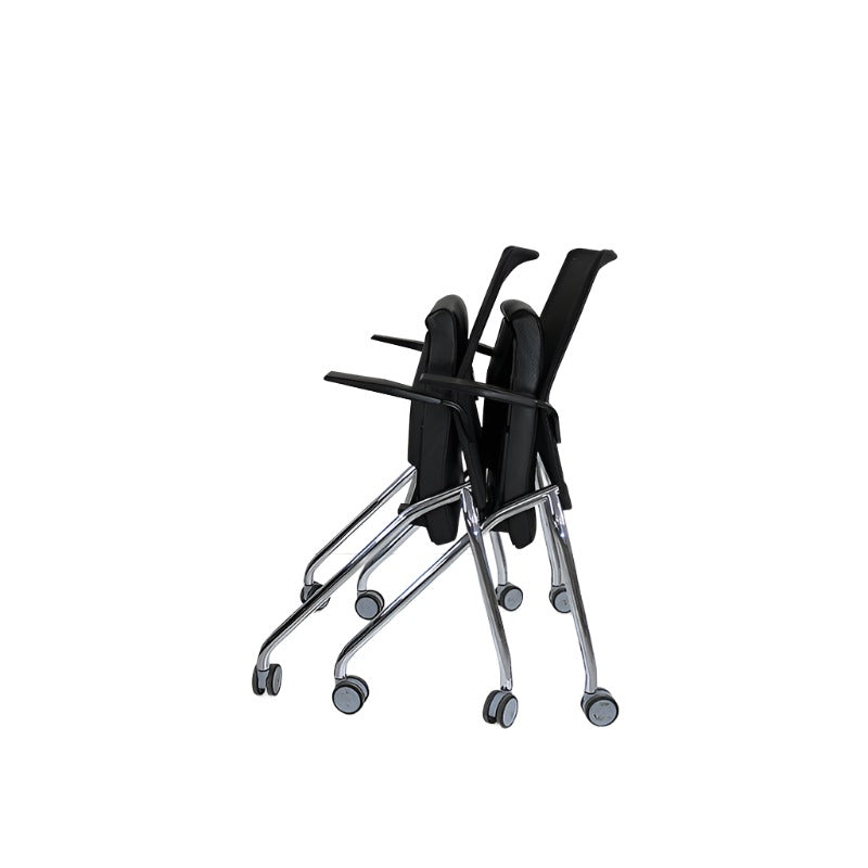 Boss Design: Zwarte klapstoel met armleuningen - Gerenoveerd