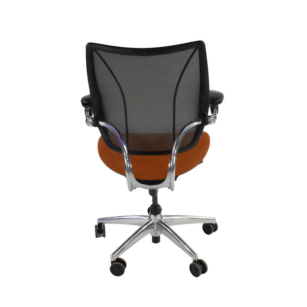 Humanscale: Liberty-bureaustoel in bruin leer/aluminium frame - gerenoveerd