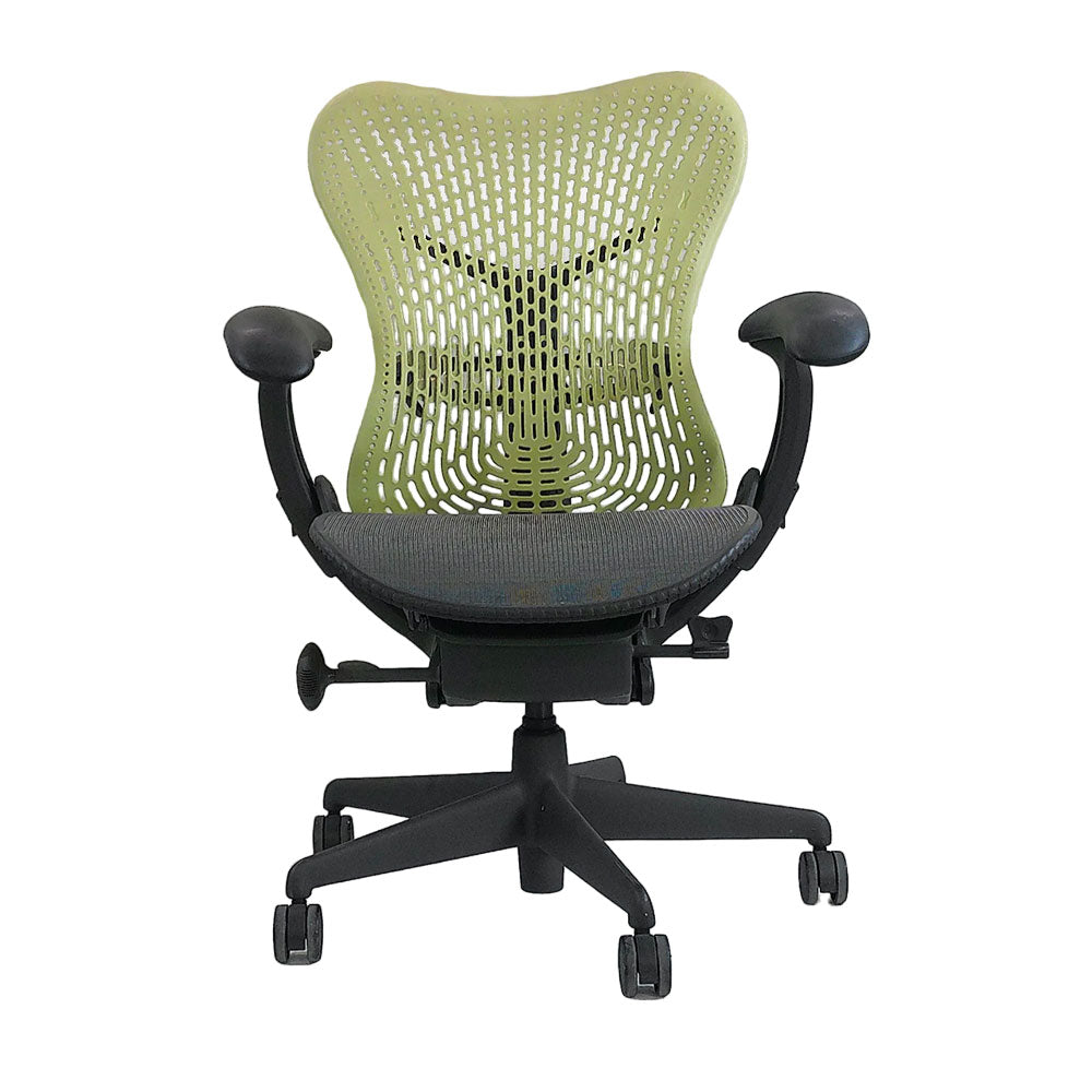 Herman Miller: Mirra-bureaustoel met gele rugleuning - Gerenoveerd