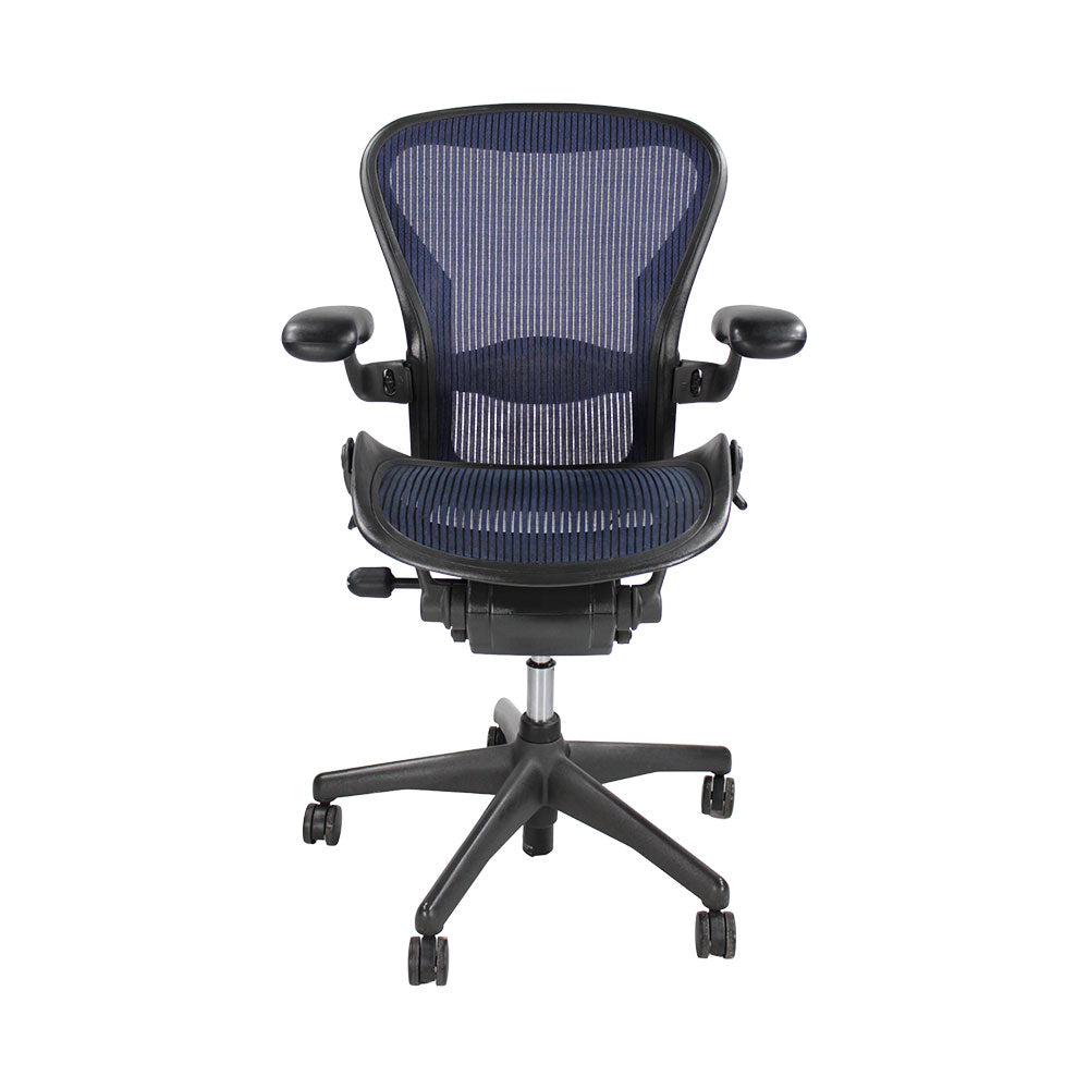 Herman Miller: Aeron - Maat B - Full House (donkerblauw) - Gerenoveerd