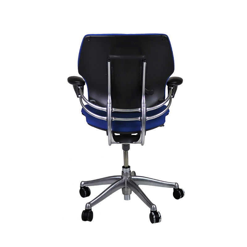 Humanscale: Freedom-bureaustoel met aluminium frame in blauwe stof - gerenoveerd