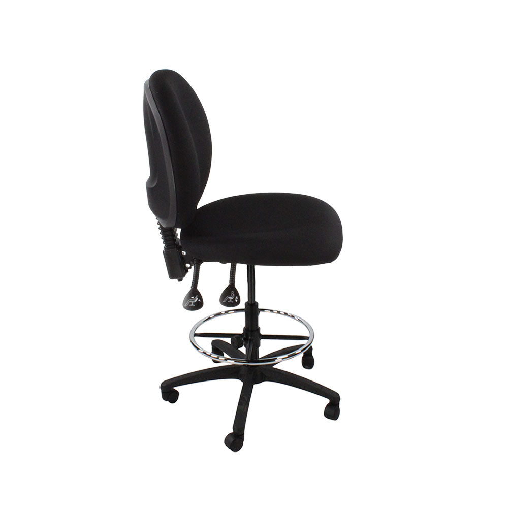 TOC: Scoop Draftsman-stoel zonder armen in zwarte stof - Gerenoveerd