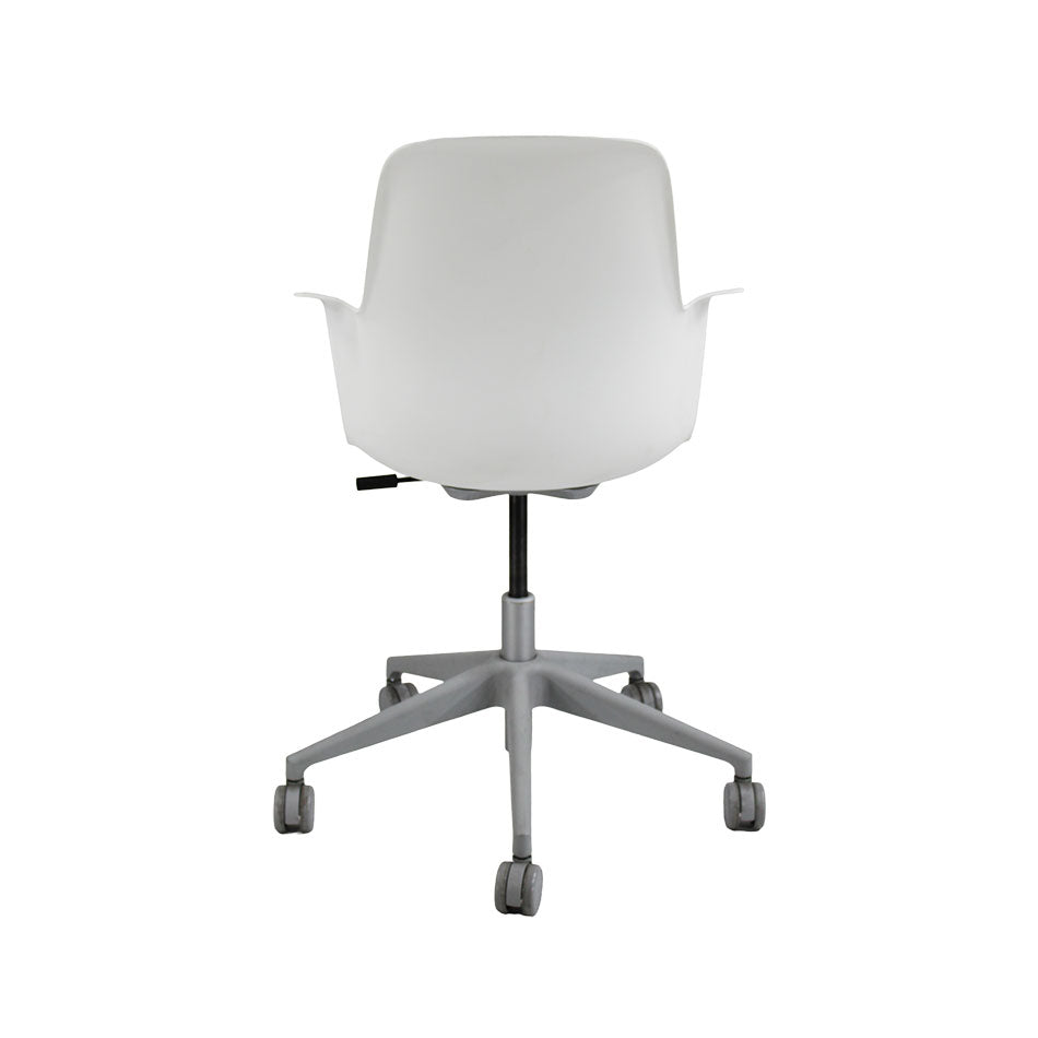 Steelcase: Node-stoel in wit - Gerenoveerd