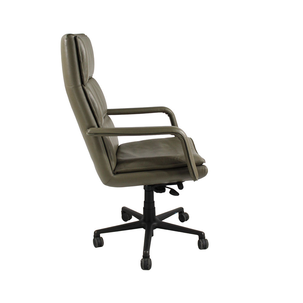 Senator: Full Quinti Chair in Grey Leather - Refurbished