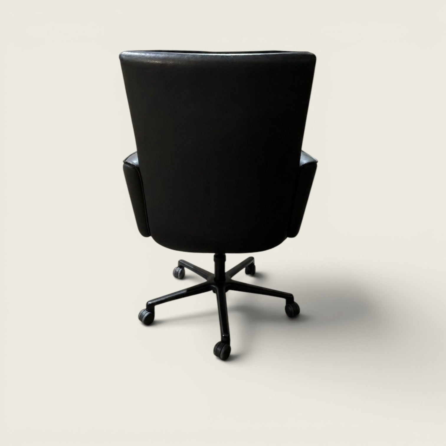 <tc>Vitra</tc>: Imago Bellini Executive Draaistoel in Paars Leer - Gereviseerd
