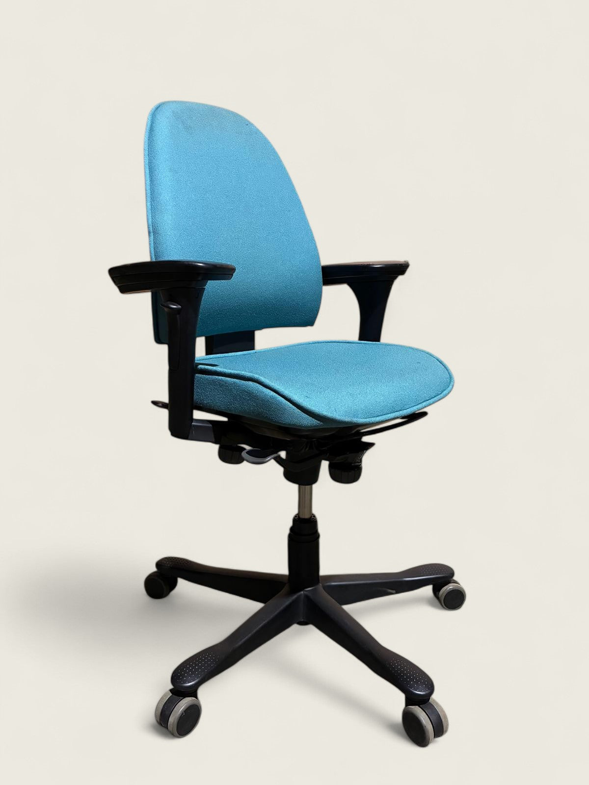 <tc>Kinnarps</tc>: Secretariaatsstoel - Gerenoveerd