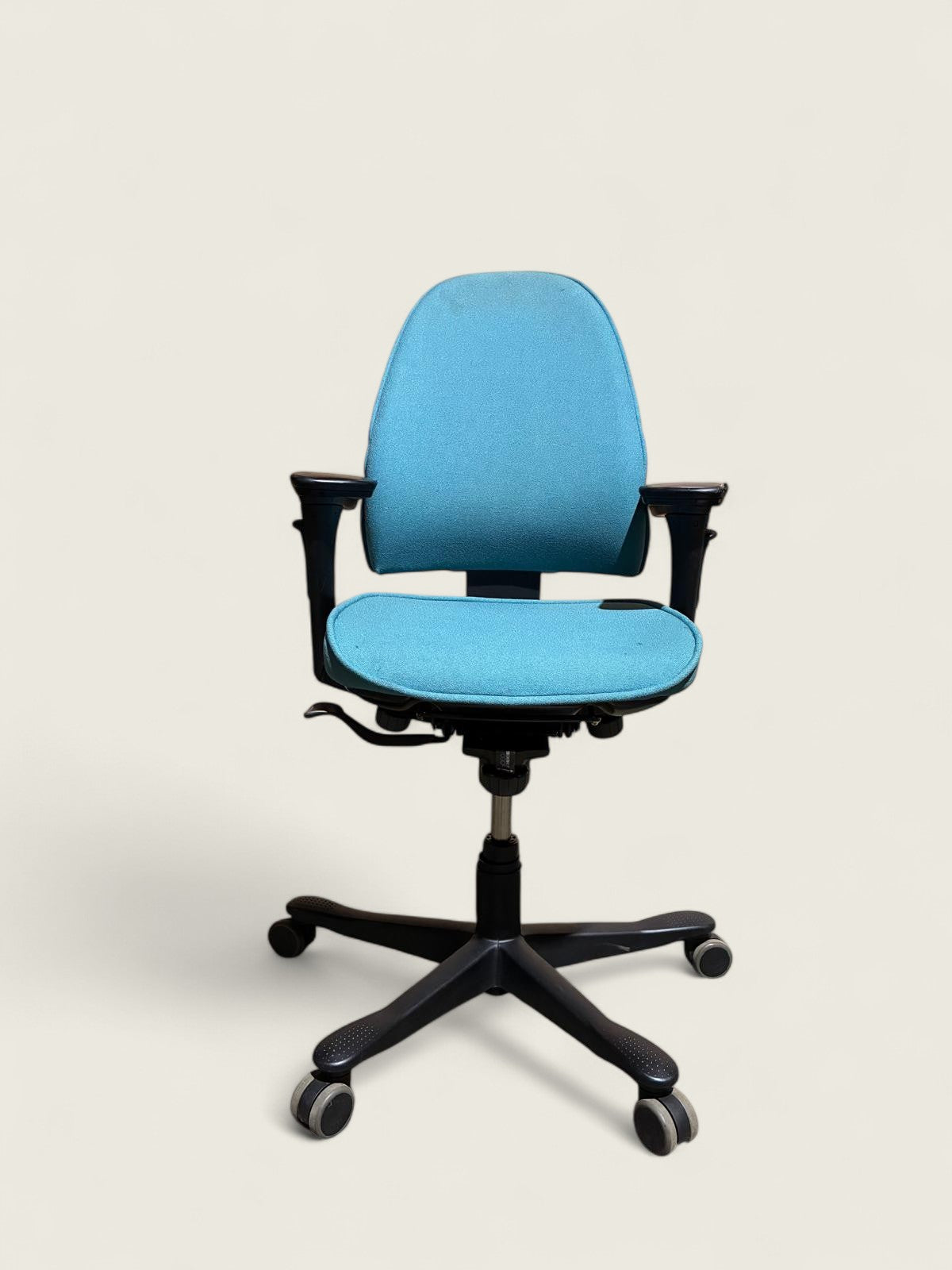 <tc>Kinnarps</tc>: Secretariaatsstoel - Gerenoveerd