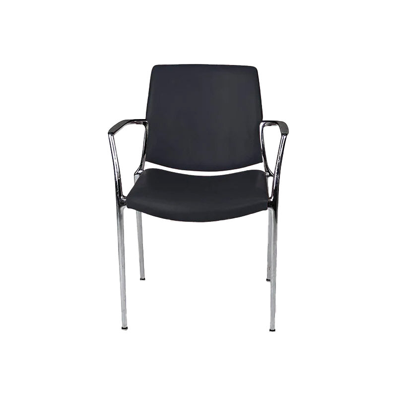 Kusch & Co: Capa 4200 stoel in zwart leer - gerenoveerd