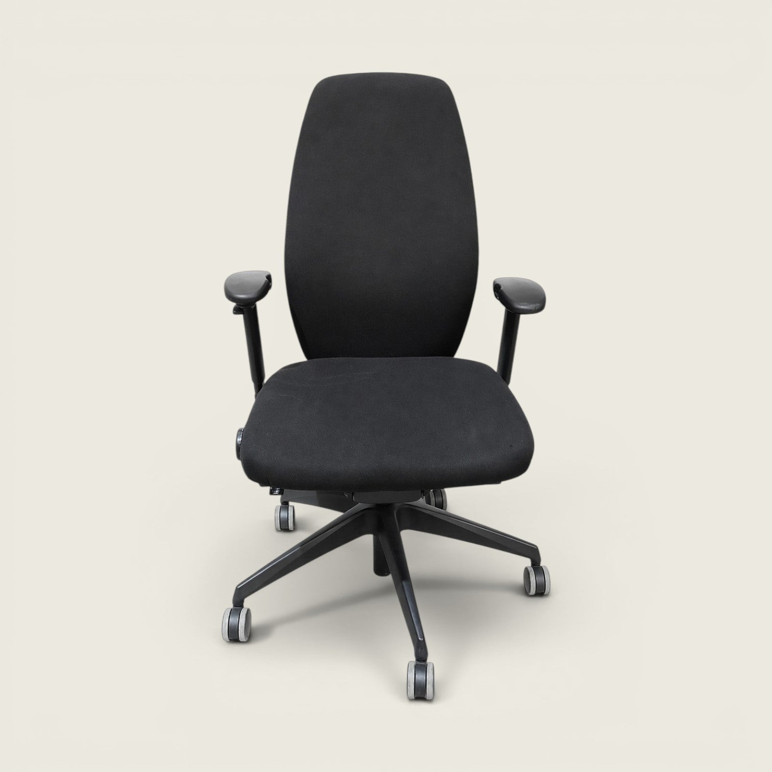 Posturite: Task Chair in Black - Refurbished - Office Chairs
