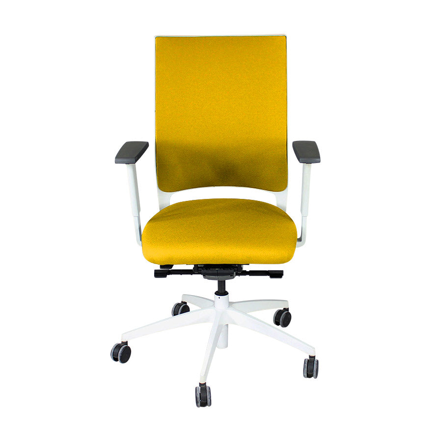 Sedus: Quarterback bureaustoel met wit frame in gele stof - Gerenoveerd