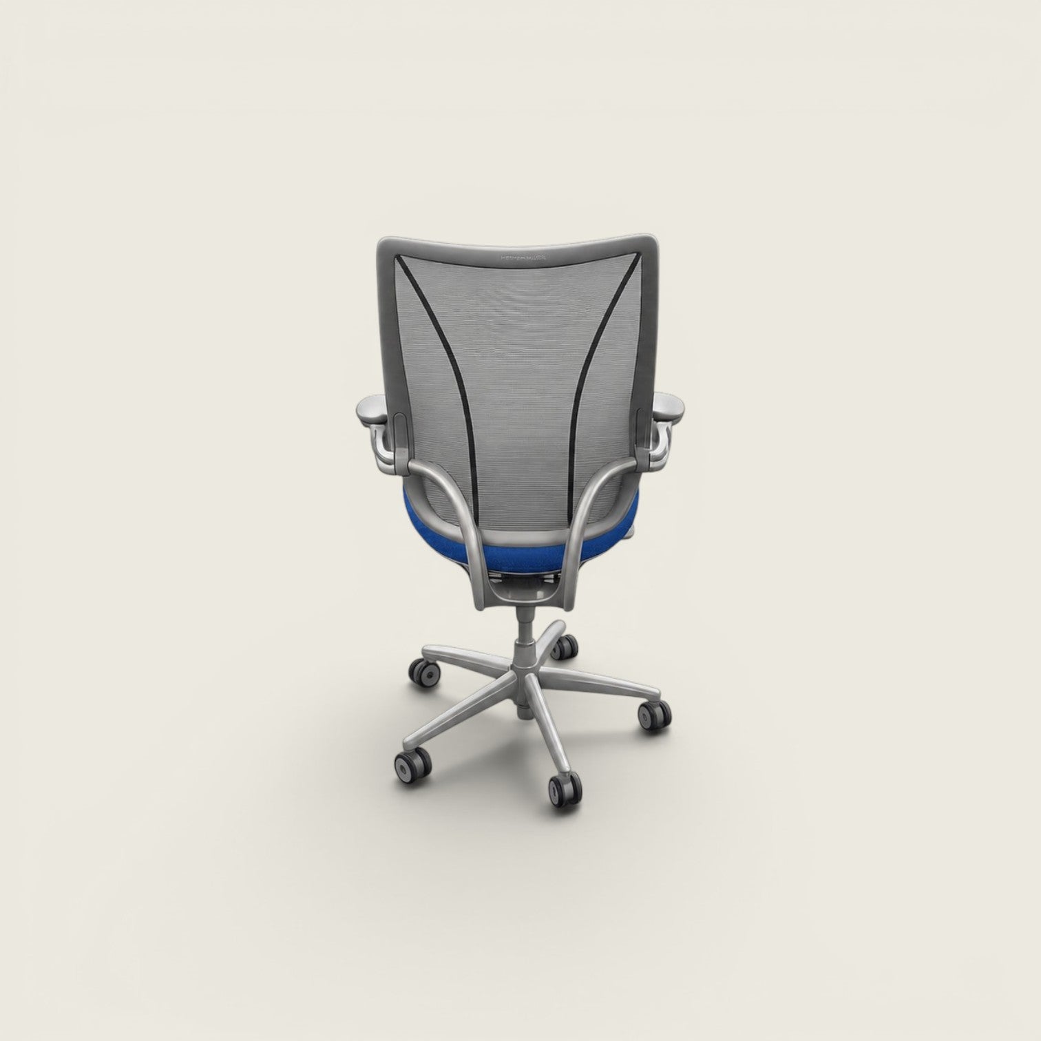 <tc>Humanscale</tc>: <tc>Liberty</tc> Bureaustoel in zwarte stof - gerenoveerd
