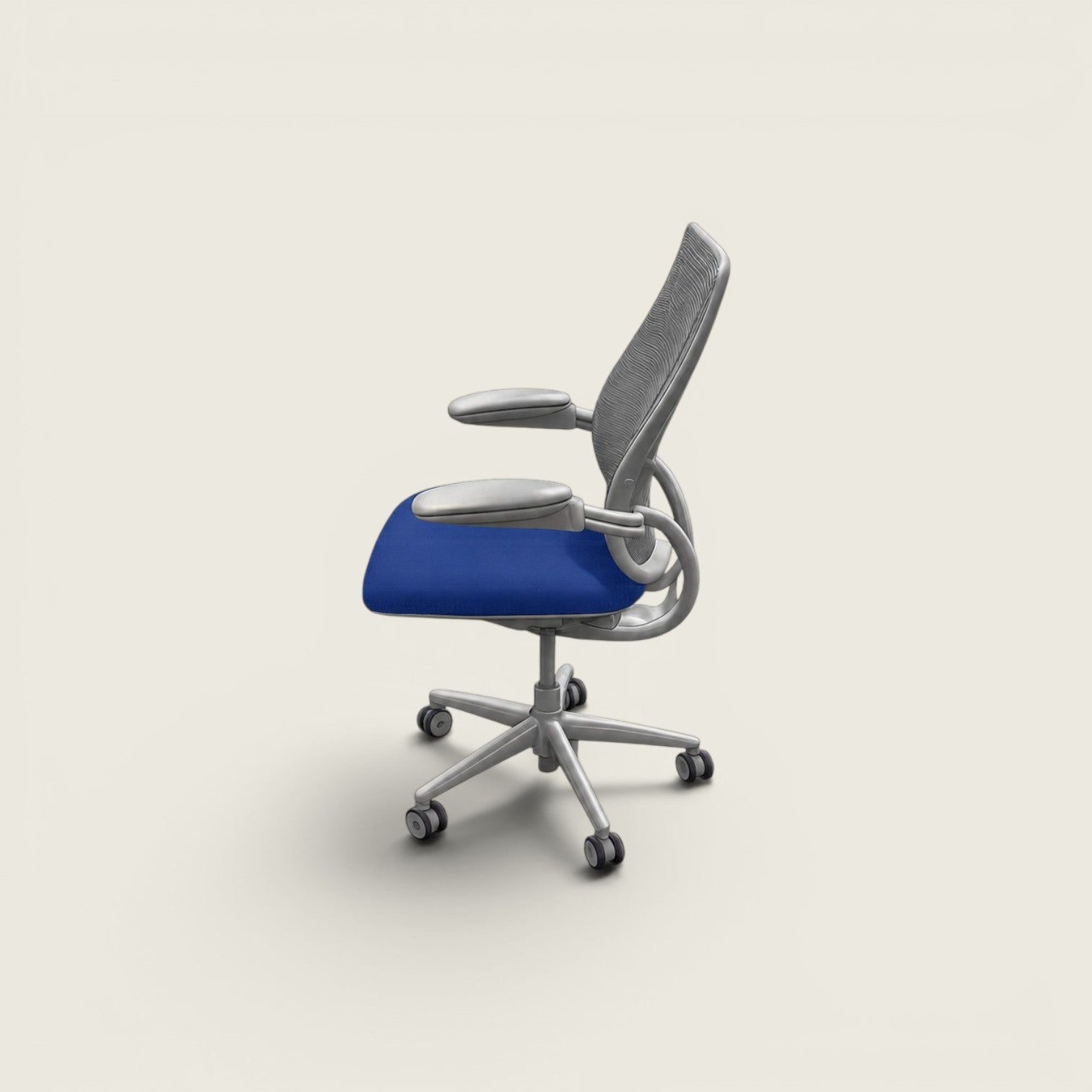 <tc>Humanscale</tc>: <tc>Liberty</tc> Bureaustoel in zwarte stof - gerenoveerd