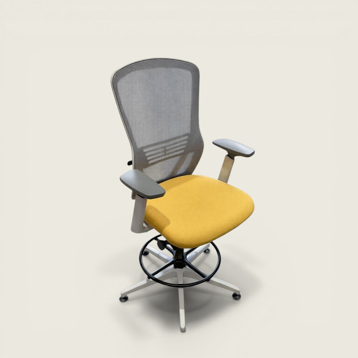 <tc>Senator</tc>Ousby tekenstoel in geel - gerenoveerd