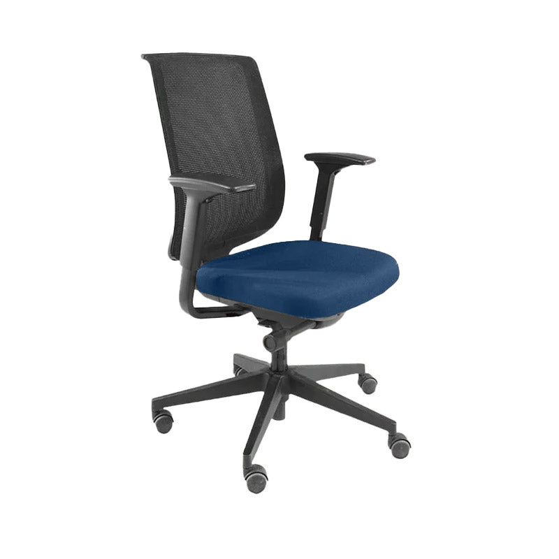 Steelcase: Reply bureaustoel met mesh rugleuning in blauwe stof - Gerenoveerd