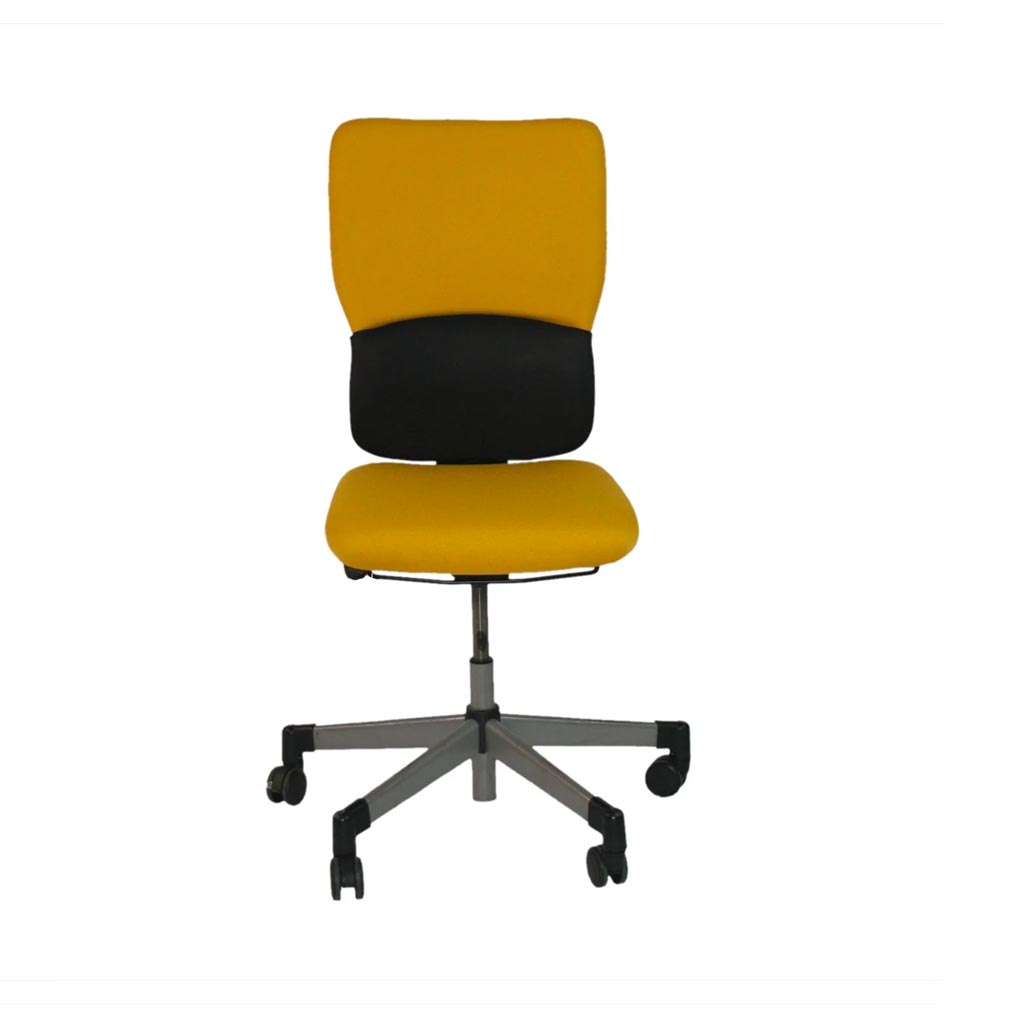 Steelcase: Lets B - Bureaustoel met hoge rugleuning in gele stof zonder armleuningen - Gerenoveerd