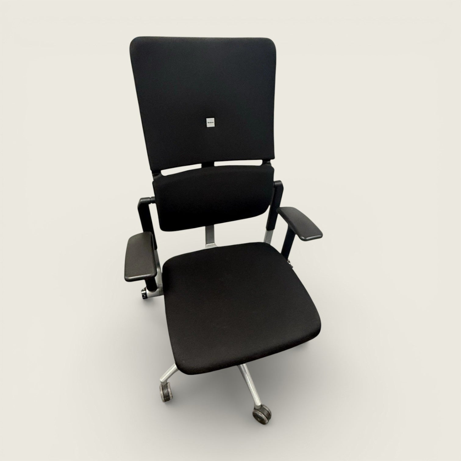 <tc>Steelcase</tc>: V2 bureaustoel - gereviseerd
